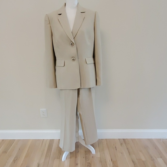 Tahari Arthur S. Levine Other - Tahari women's suit. Size 16